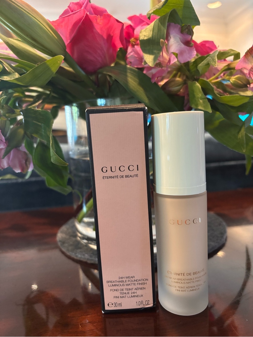 Gucci Éternité de Beauté Foundation - Pink & Cream Bottle